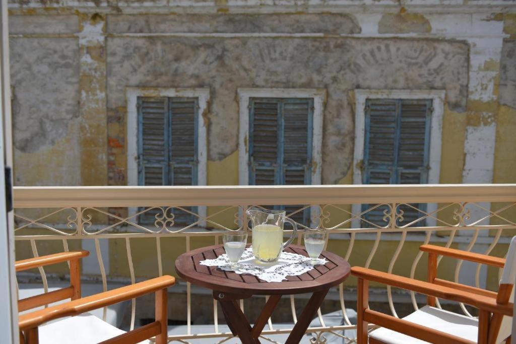 Oisyra Boutique Suites Ermupoli Exteriér fotografie